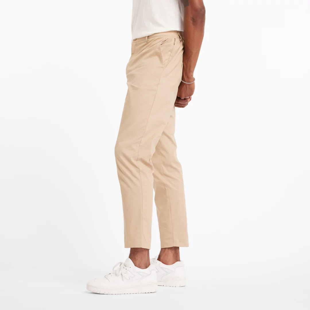 Men Athletics Standard Tapered Pant 30" / New Balance