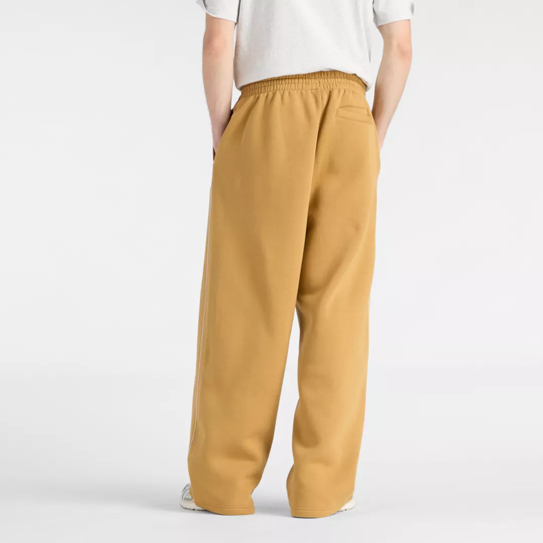 Men Trackside Fleece Pant / New Balance