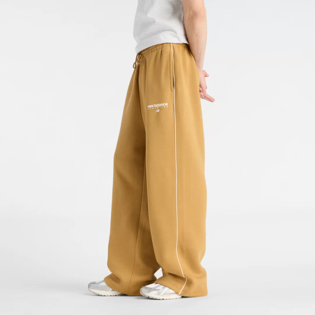 Men Trackside Fleece Pant / New Balance