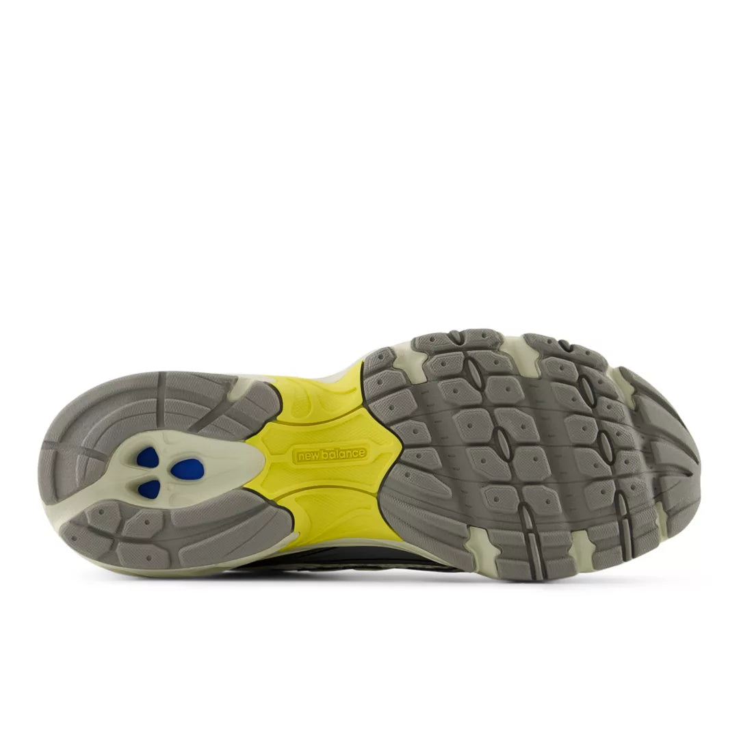 Women Warm Skies 740 / New Balance