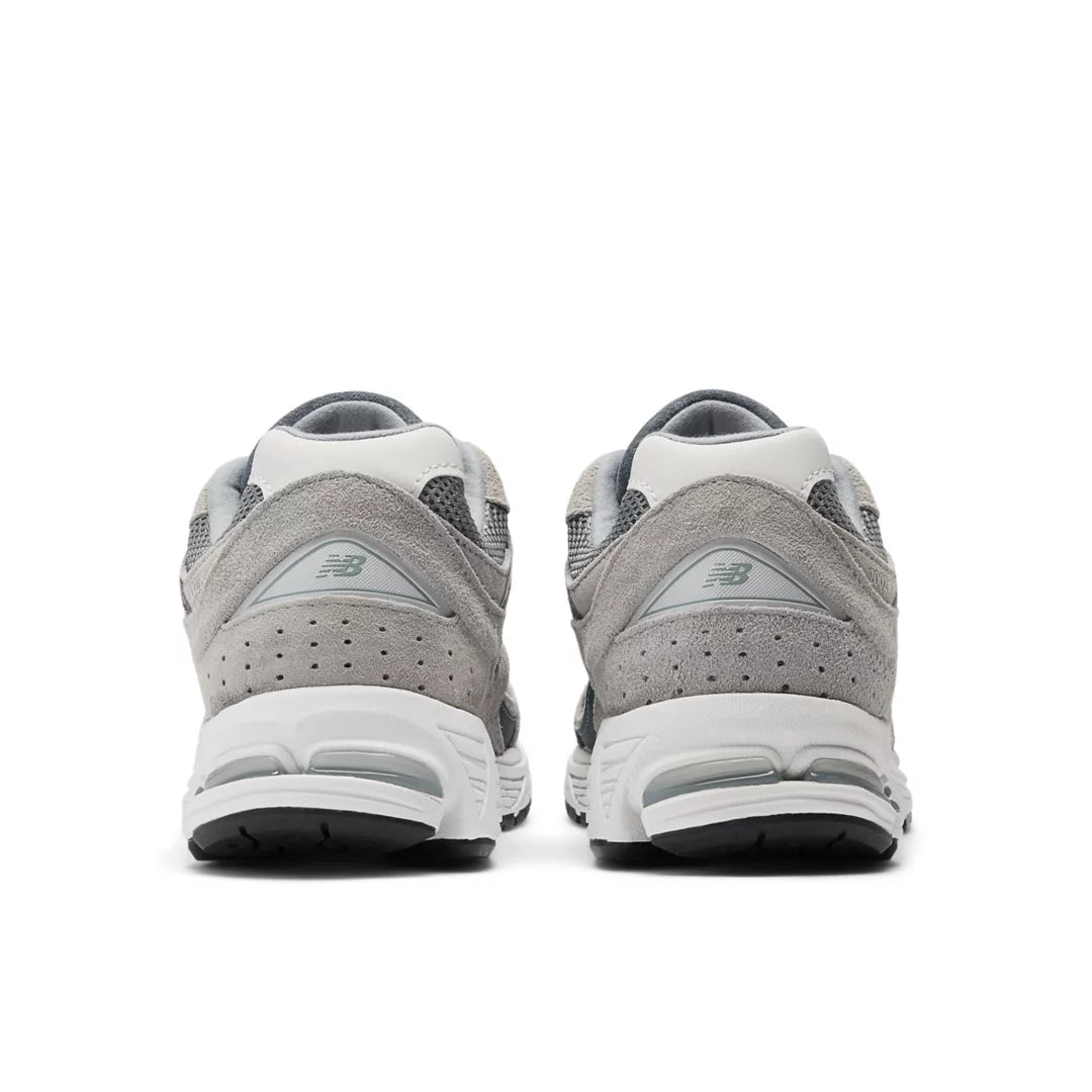Men|Women 2002R / New Balance