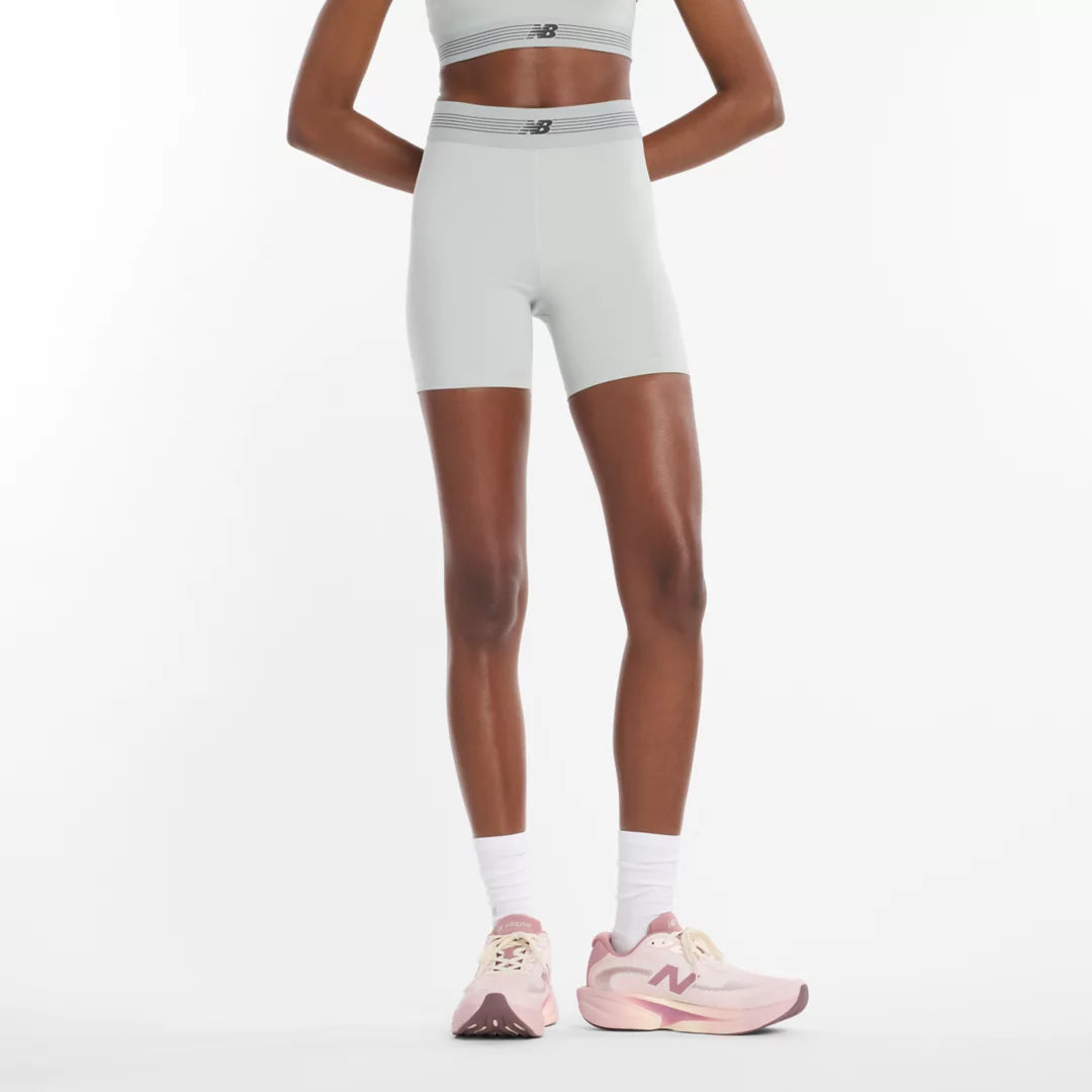 Women Gabby Thomas Signature Collection AC Fitted Short 5" / New Balance