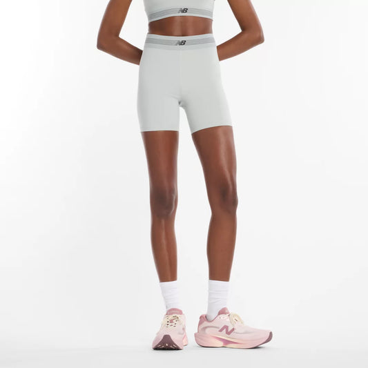 Women Gabby Thomas Signature Collection AC Fitted Short 5" / New Balance