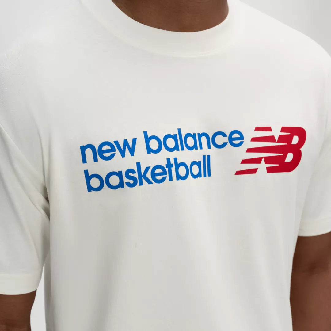Men Core Basketball Graphic T-Shirt / New Balance
