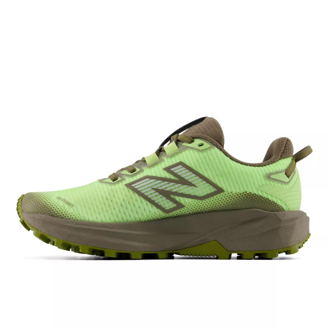 Women FuelCell Rebel Trail / New Balance