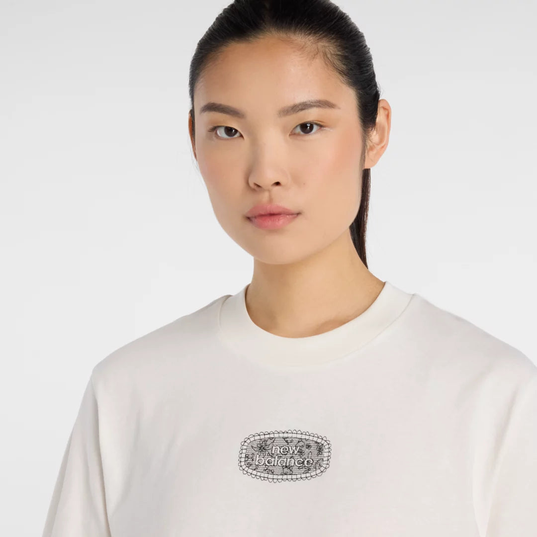 Women Lace Icon T-Shirt / New Balance