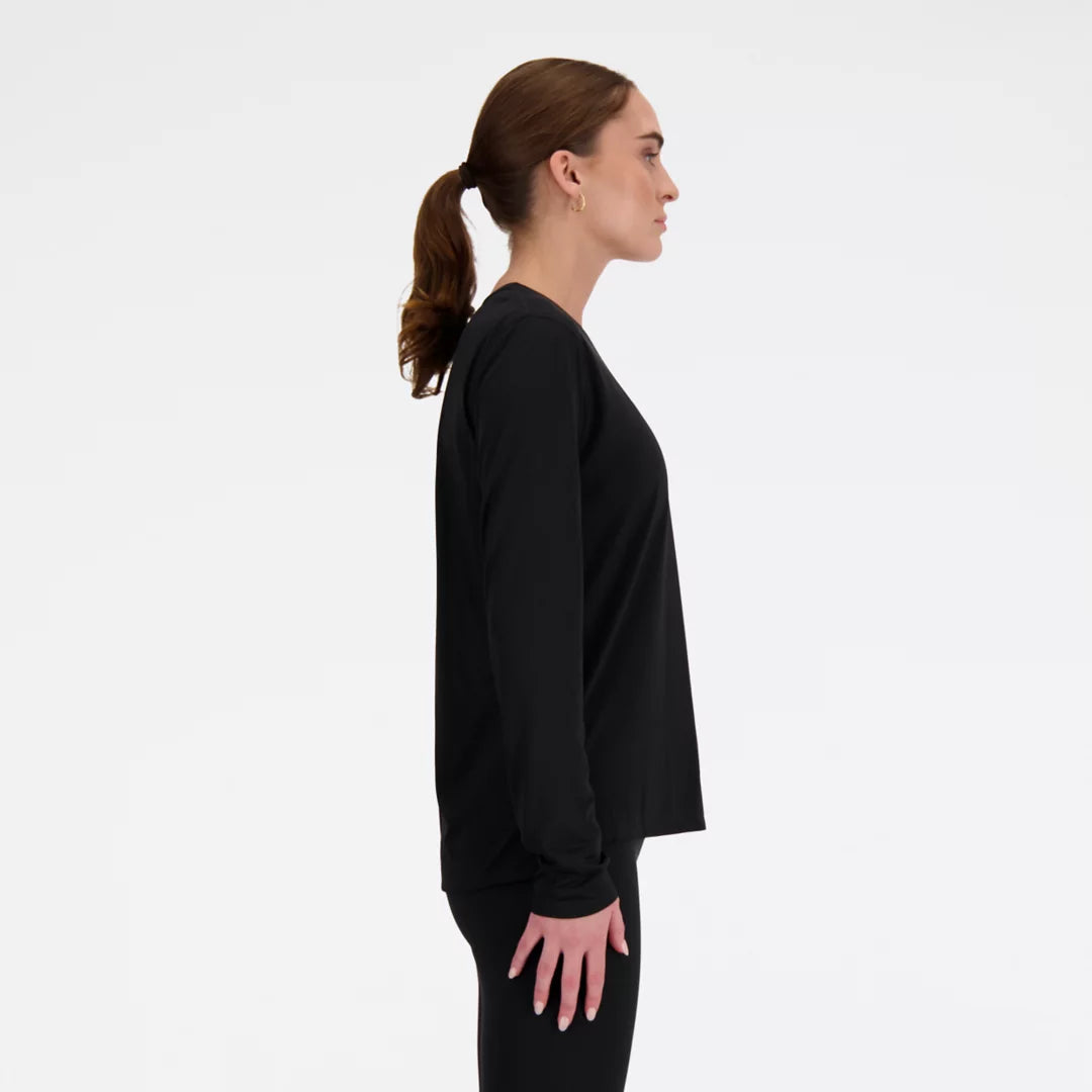 Women Sport Essential Long Sleeve / New Balance