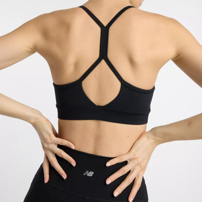 Women NB Essential Yoga Bra / New Balance